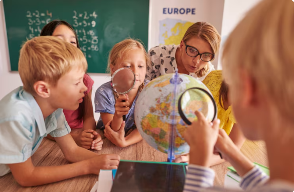 Lovevery Europe Guide to Stage-Based Toys and Play